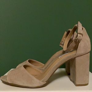 Block heel sandal